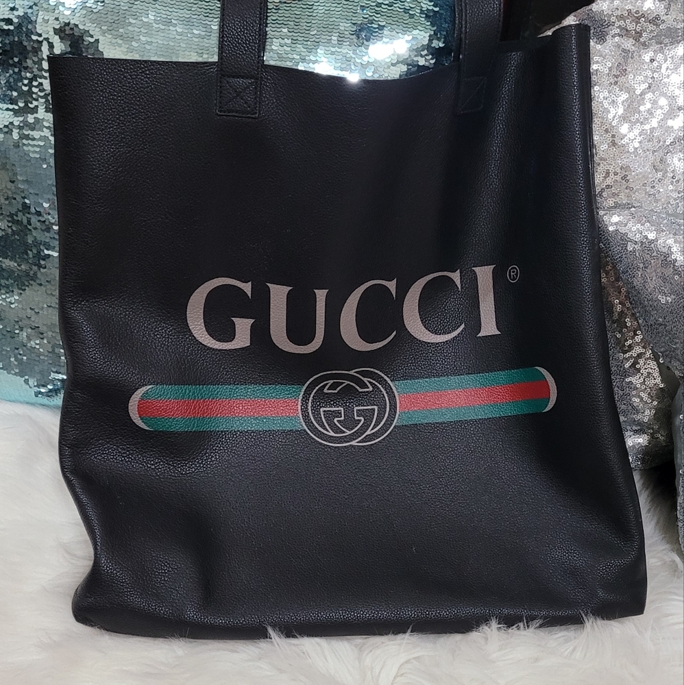 GUCCI Logo Print Shopper